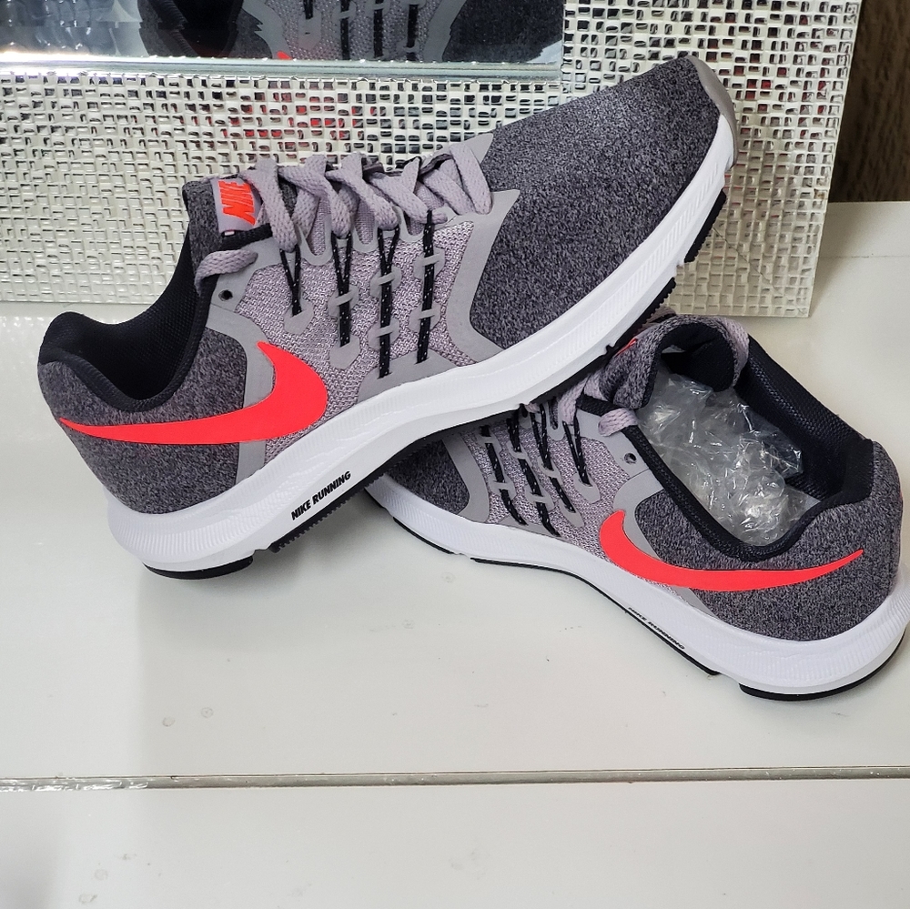 NIKE Womens Run Swift 909006-008 Running Training